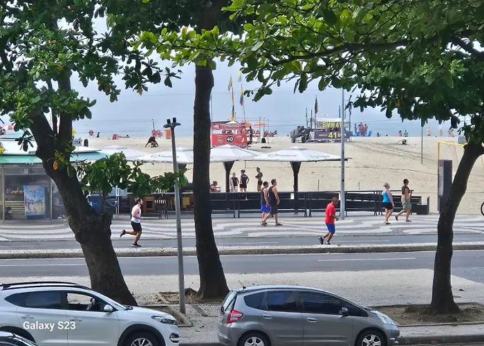 Leme de frente para o mar na Quadra Gourmet da Atlântica Rio de Janeiro